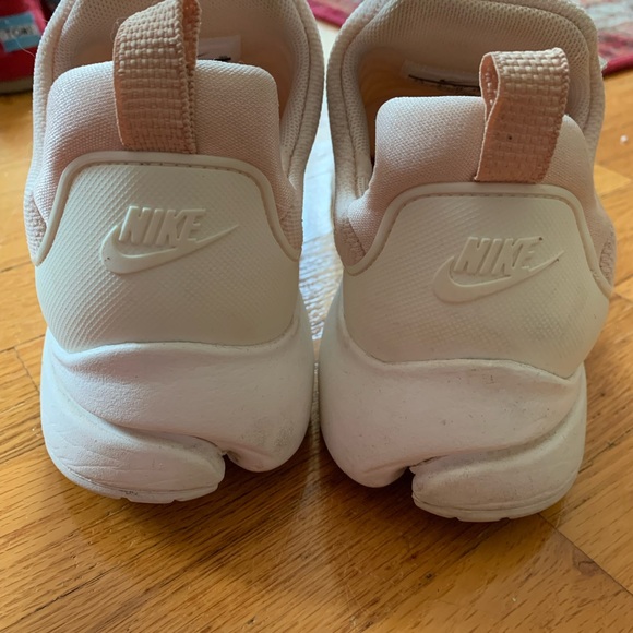 Nike - Picture 8 of 9